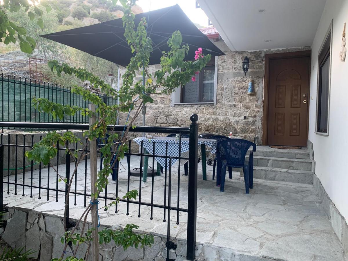 시키아 Stone House Under A Rock Kukos 아파트 외부 사진